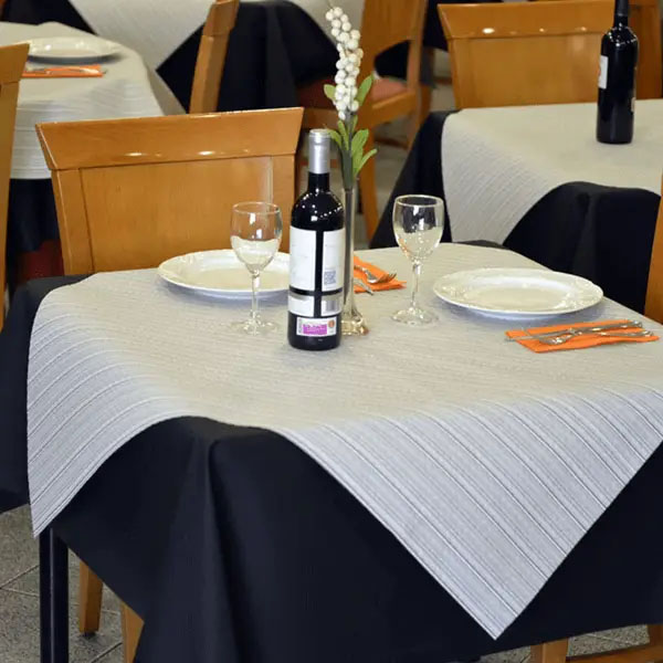 MANTEL PAPEL 100X100 BASIC NEGRO 400/UNID.